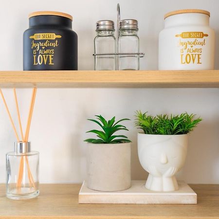 Aiolos Super Lux Suite Jucuzzi Nea Smyrni Centre 아테네 외부 사진