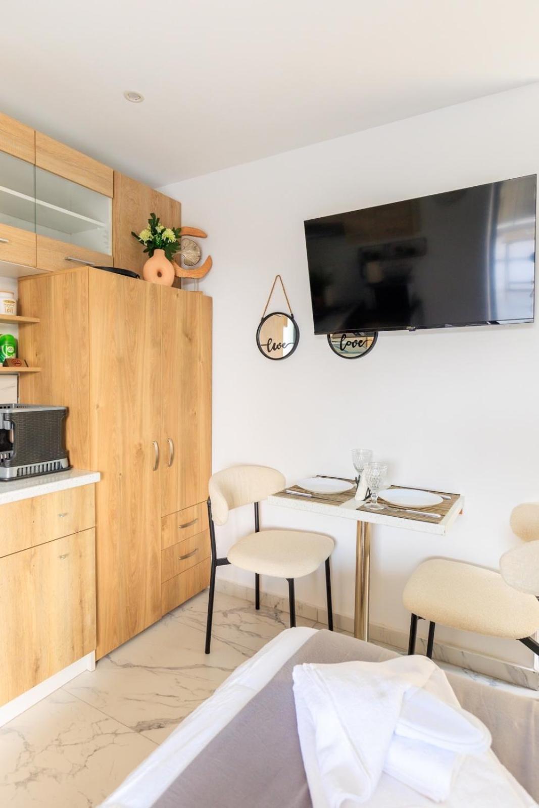 Aiolos Super Lux Suite Jucuzzi Nea Smyrni Centre 아테네 외부 사진