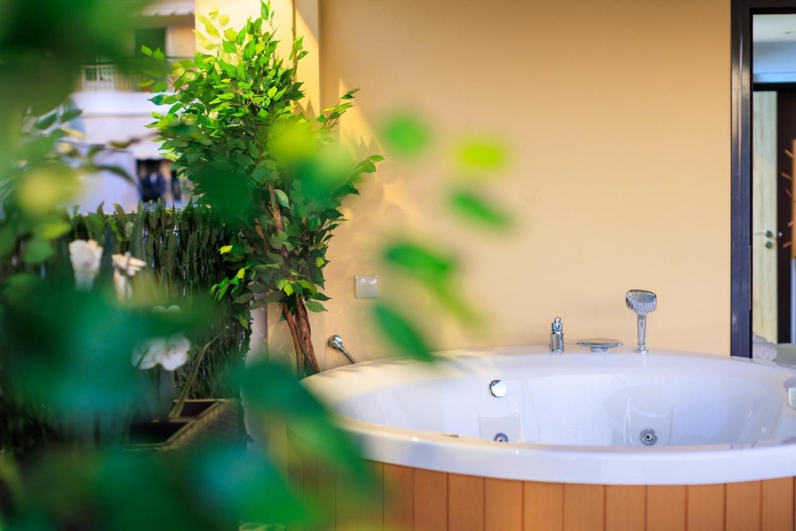 Aiolos Super Lux Suite Jucuzzi Nea Smyrni Centre 아테네 외부 사진